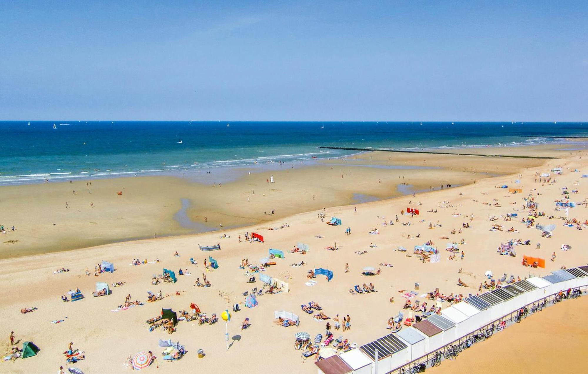 Beautiful Apartment In Oostende With Wifi Exterior foto